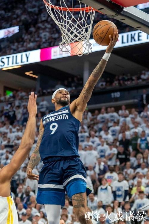 沃尔什首发仅出战17分钟，投篮3中2得到8分6篮板2抢断