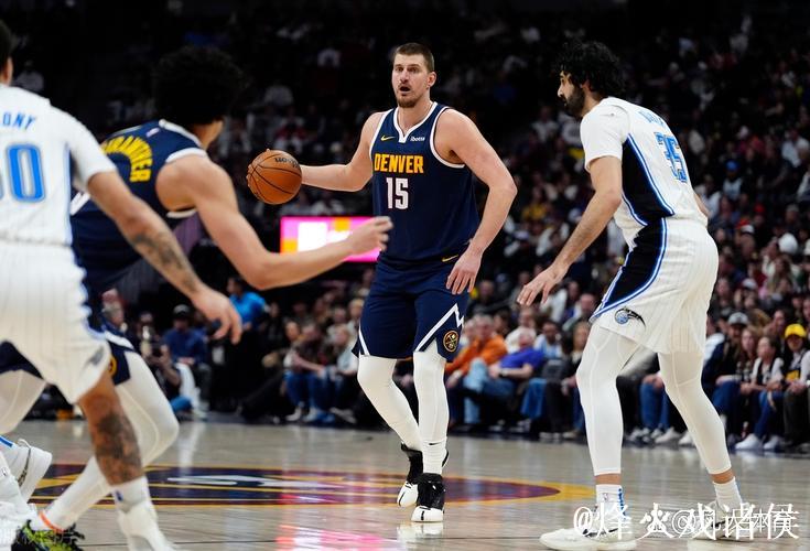 约基奇三双助掘金轻松击败魔术 热火大胜导致马刺三连败